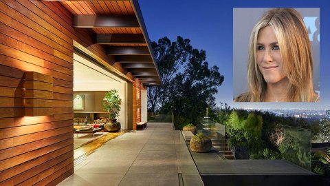 La residencia mezcla a la perfección las tendencias más modernas con el estilo “midcentury”.