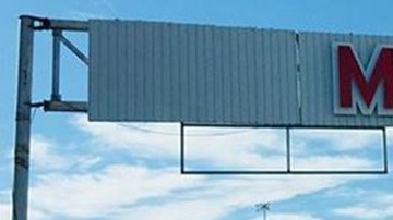 Entre Tijuana y San Ysidro cruzan diariamente unos 50,000 vehículos y 25,000 personas a pie.