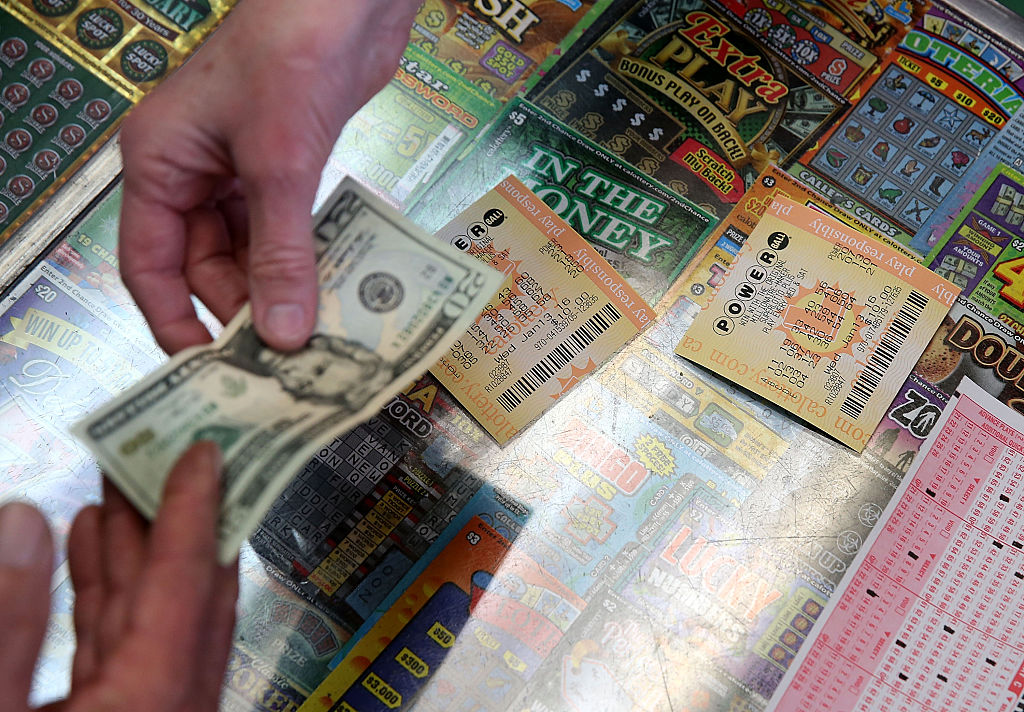 Pareja de EEUU “descubre” secreto para ganarse la lotería y se vuelven  millonarios - La Opinión