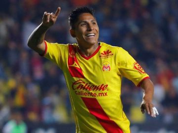 El peruano Raúl Ruidiaz tiene un muy buen año con Monarcas Morelia en el fútbol mexicano. (Foto: Imago7/Ismael Arroyo)