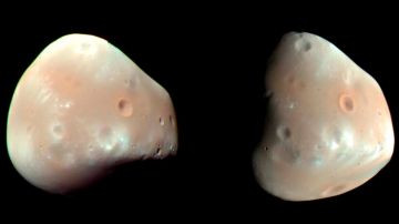 Fotografía cedida por la NASA, fechada el 21 de febrero de 2009, que muestra Deimos, la más pequeña de las dos lunas de Marte.