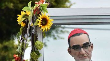 Oscar Arnulfo Romero nació el 15 de agosto de 1917 en la localidad de Ciudad Barrio.