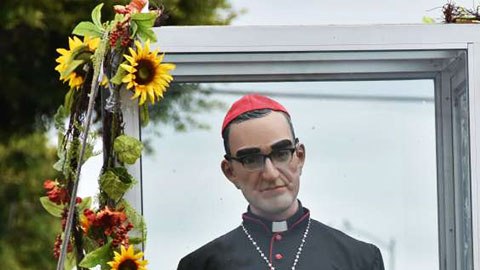 Oscar Arnulfo Romero nació el 15 de agosto de 1917 en la localidad de Ciudad Barrio.
