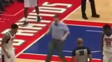 Zeke Upshaw se desplomó en la duela durante un partido
