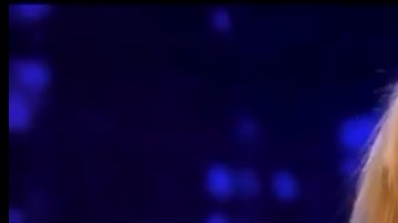 Pamela Anderson fue entrevistada en un canal de televisión