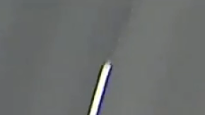 El vehículo blanco recorrió alocadamente la autopista 101