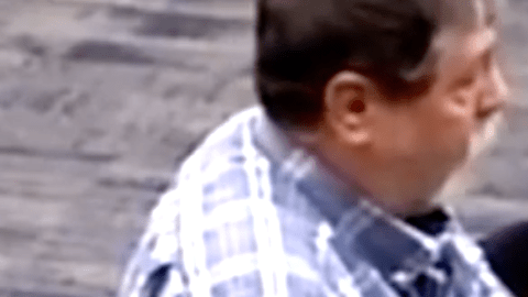 Este hombre acusó a quien de pequeño le maltrató.