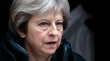 La primera ministra de Reino Unido, Theresa May, anunció la suspensión de todos los contactos bilaterales de alto nivel planeados entre Rusia y Reino Unido.