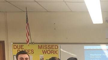 Un profesor de educación física recibió una sorpresa de sus alumnos.