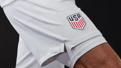 Nike presenta el nuevo uniforme de Estados Unidos en partido amistoso contra Paraguay.