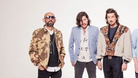 ZOÉ acaba de estrenar el video de su nueva canción “Azul” y ya superó el millón de visitas en YouTube.