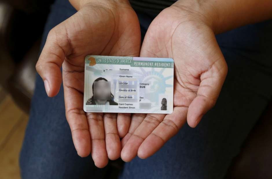 Estos inmigrantes pueden perder su “green card” si no la renuevan a tiempo