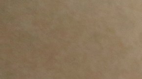 Luz Angarita muestra los recibos que se le han acumulado. / Foto: Aurelia Ventura.