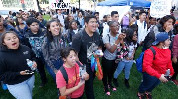 Estudiantes de secundarias de L.A. participan en conmemoración a tiroteo en Columbine / Foto: Aurelia Ventura.