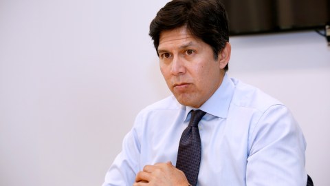 Kevin de León en La Opinión.