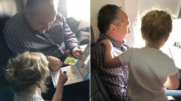 Un extraño ayuda a una mujer a calmar a sus hijos en un avión