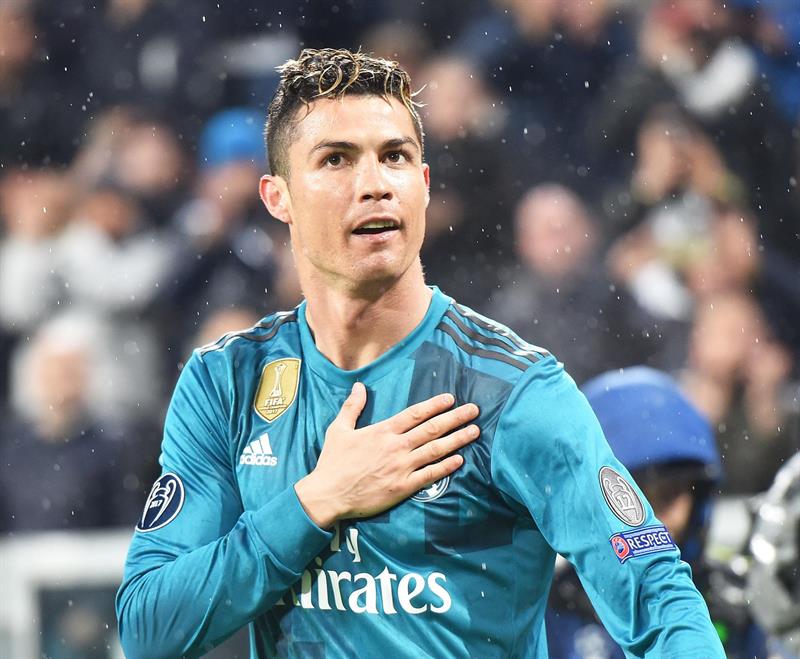 Foto Cristiano Ronaldo - Cristiano Ronaldo Picture Gallery - The WoW Style - Desi buletinul sau indica varsta de 36 de ani, atacantul lui juventus este mereu la inaltime, din punct de vedere fizic.