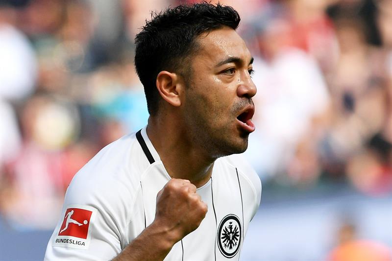 El mexicano Marco Fabián podría ser campeón de Copa con el Eintracht Frankfurt. (Foto: EFE/EPA/SASCHA STEINBACH)
