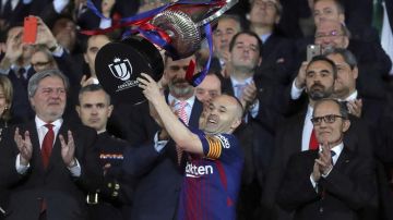 Andrés Iniesta suma 31 títulos con el Barcelona