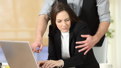 Un gran número de empresas hacen firmar a sus empleados acuerdos de confidencialidad para evitar escándalos públicos por temas de acoso laboral y sexual.