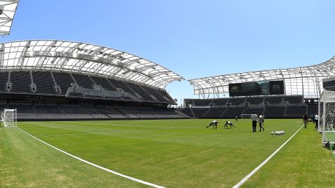 El Estadio Banc of California, casa del LAFC, recibe su primer juego.