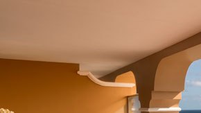 Imágenes del Ritz-Carlton dan muestra de su bello diseño e incomparable ubicación.