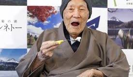 Este es el hombre, originario de Japón, mas viejo del mundo.