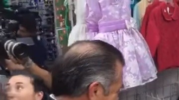 El candidato independiente  realiza su campaña proselitista.