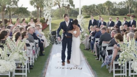 Chris Norton consigue caminar hasta el altar en su boda.