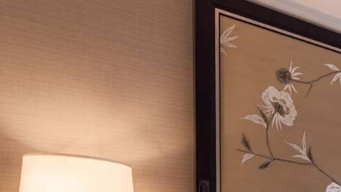Hay 285 habitaciones en el Four Seasons de L.A., costando las suites presidenciales hasta 10,000 dólares por noche.