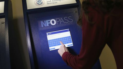 USCIS ha tenido sobredemanda de visas de empleo.