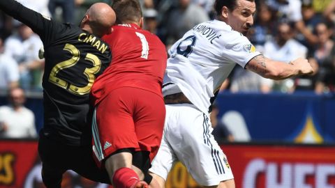 Gozaban los hinchas de LAFC pero apareció Zlatan Ibrahimovic.  MARK RALSTON/AFP/Getty Images