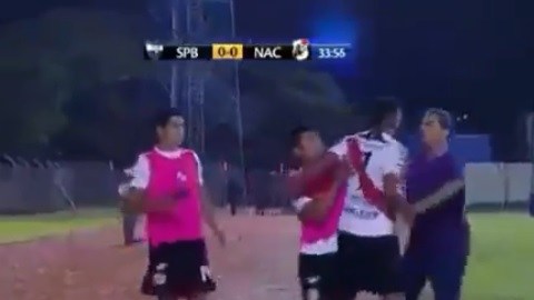 Thiago dos Santos agredió a su propio técnico