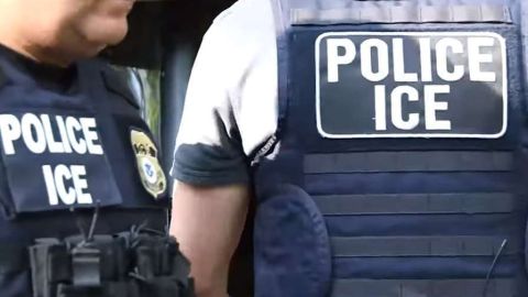 Militares de la base militar los entregaron a ICE al ver que eran indocumentados