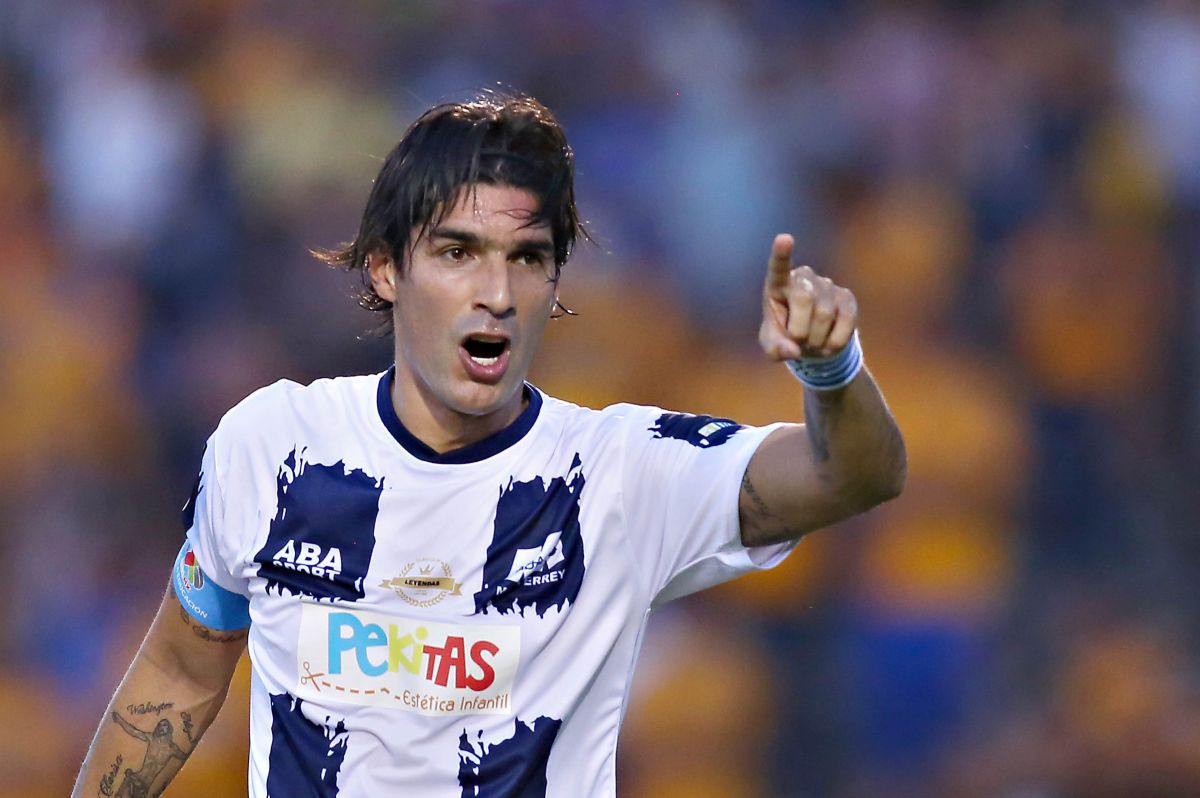 Sebastián "Loco" Abreu ha militado en 26 clubes de 11 países