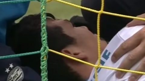 Hirving Lozano se lesionó en el partido PSV - ADO en el fútbol holandés.