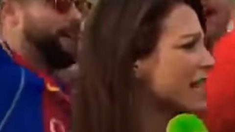 La reportera Marina Lorenzo y su incómodo momento con los aficionados culés.