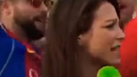 La reportera Marina Lorenzo y su incómodo momento con los aficionados culés.