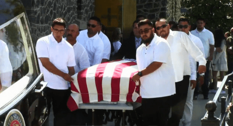 Enrique Salas, de 47 años, fue enterrado con honores militares en la ciudad de Reedley, en el Valle de San Joaquín.