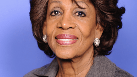Maxine Waters, demócrata, ha criticado duramente al presidente Trump.