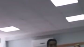 Jurado de titulación del estudiante de arquitectura de la UdG Foto: Captura de Youtube.