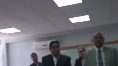 Jurado de titulación del estudiante de arquitectura de la UdG Foto: Captura de Youtube.