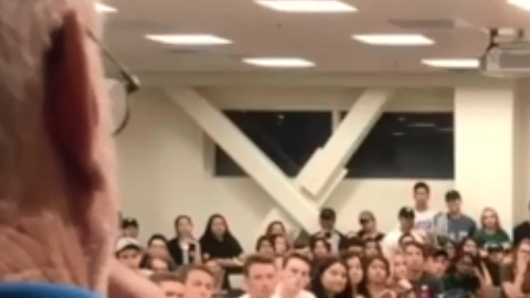 El lunes, los estudiantes de Cal Poly organizaron un encuentro de emergenci a para discutir el problema.