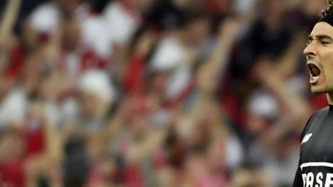 El Standard de Memo Ochoa rescató el empate ante Brujas en la Jupiler League.