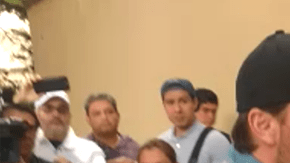 Peluquero de Marjorie se burla de Julián Gil y le impide tomarse foto