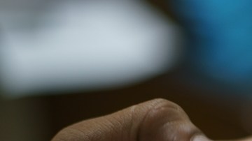 Madre ofrece a su hijo en WhatsApp