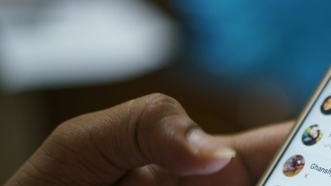 Madre ofrece a su hijo en WhatsApp