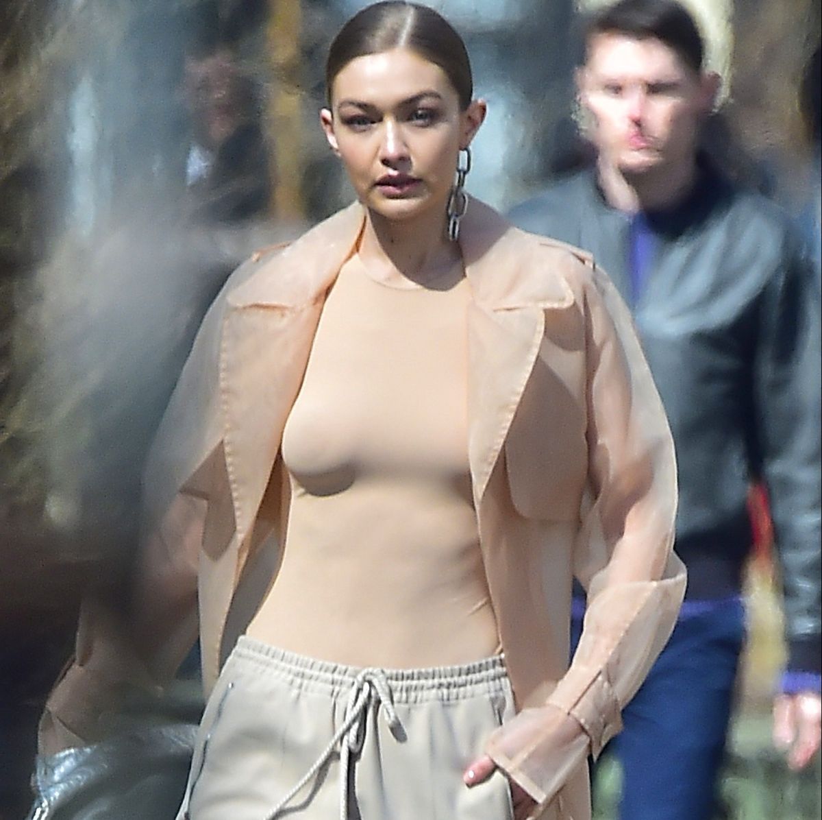 Progreso Concentración Cambio Fotos: Captaron a la modelo Gigi Hadid sin ropa interior - La Opinión