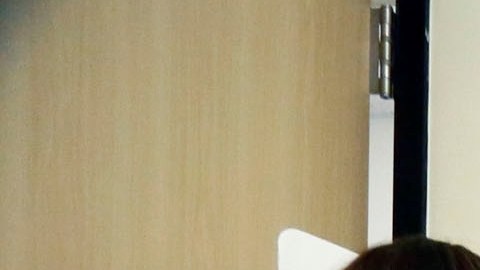 Los votantes latinos sorprendieron con su presencia en las urnas en  la elección de revocación. (Archivo/La Opinión)