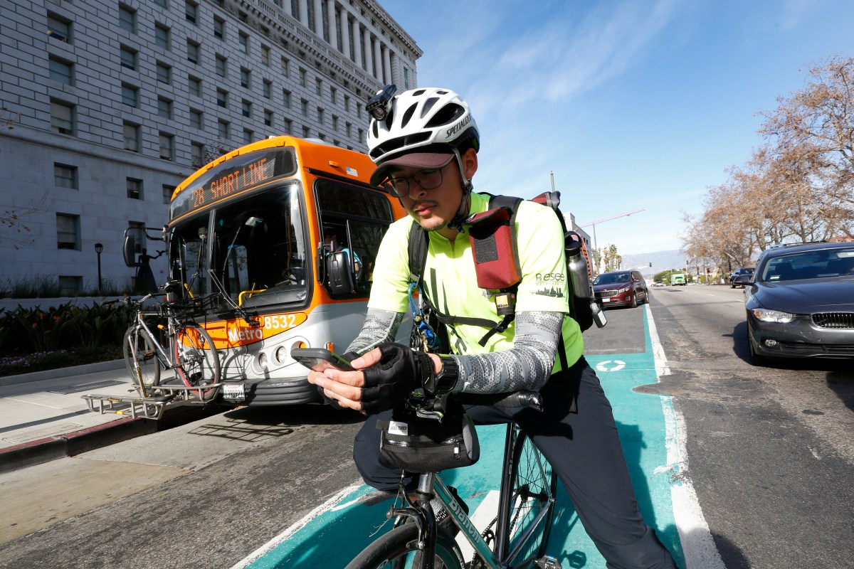 Peligro en dos ruedas aumentan los choques fatales entre bicicletas y autos en Los Ángeles La
